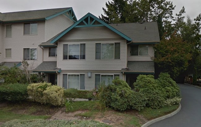 Building Photo - Lake Burien View Rental