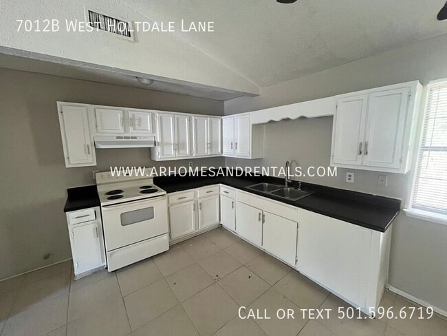 Photo - 7012B West Holtdale Lane- Apartamento