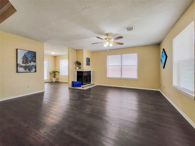 Photo - 823 Wyndham Pl