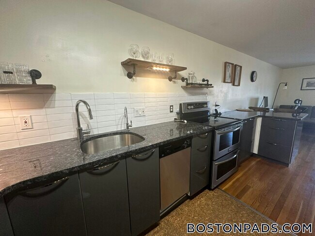 Photo - 121 Tremont St Unidad 114