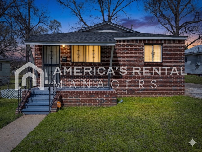 Photo - Updated Home for Rent in Birmingham, AL - Just minutes from Oxmoor Road!