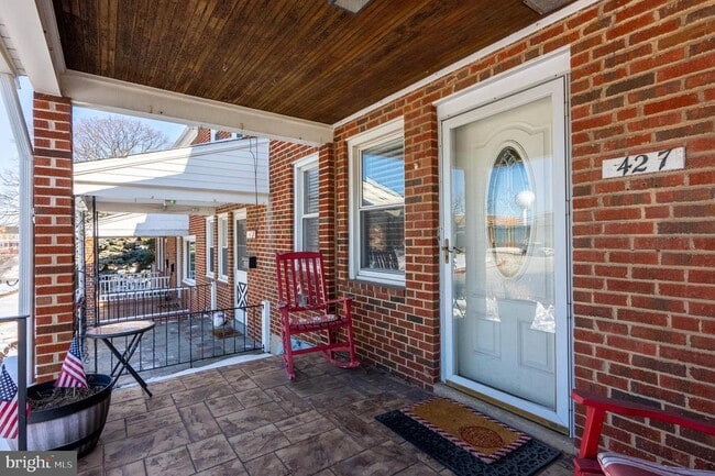 Photo - 427 Westham Way