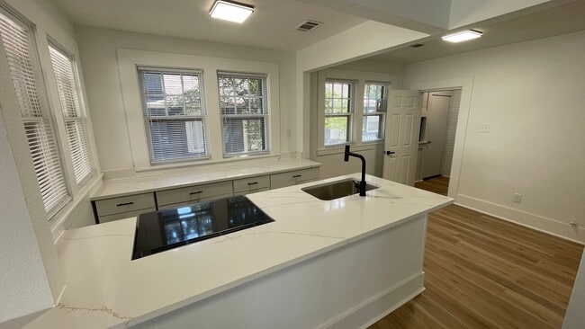 Photo - 1720 N Grant St