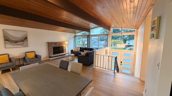 Photo - Spacious 5-Bed, 2.5-Bath Home in Newport Hills, Bellevue