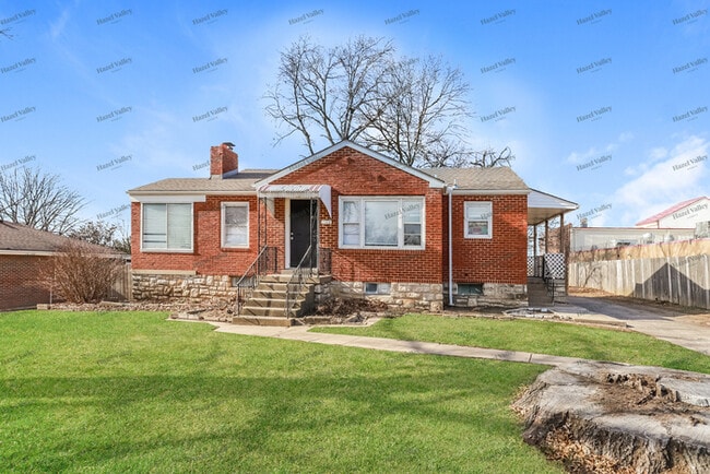 Building Photo - 2314 S Claremont Ave