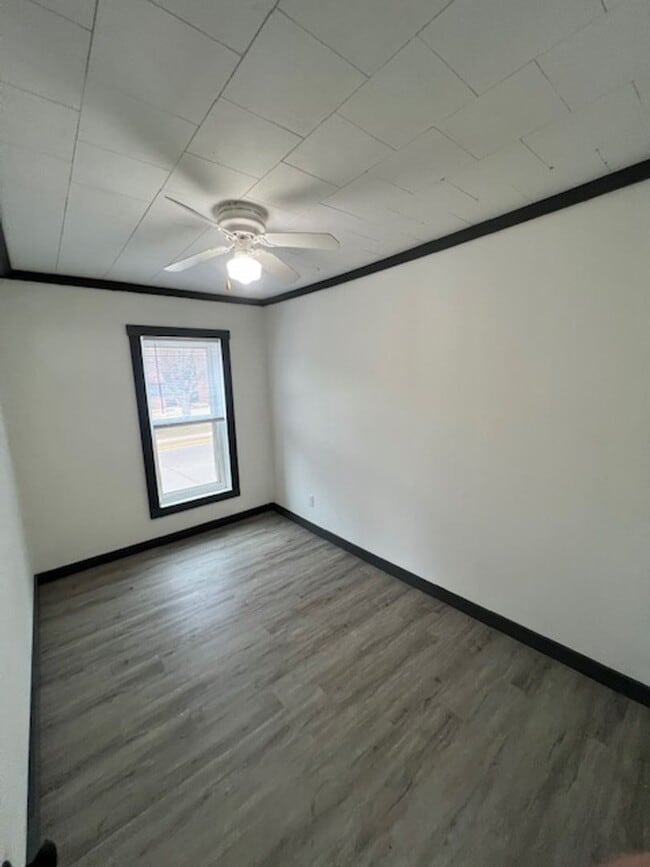 Photo - 111 N Polk St Unidad #3