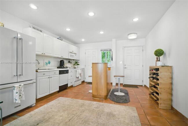 Photo - 1170 NE 191st St Unit A21