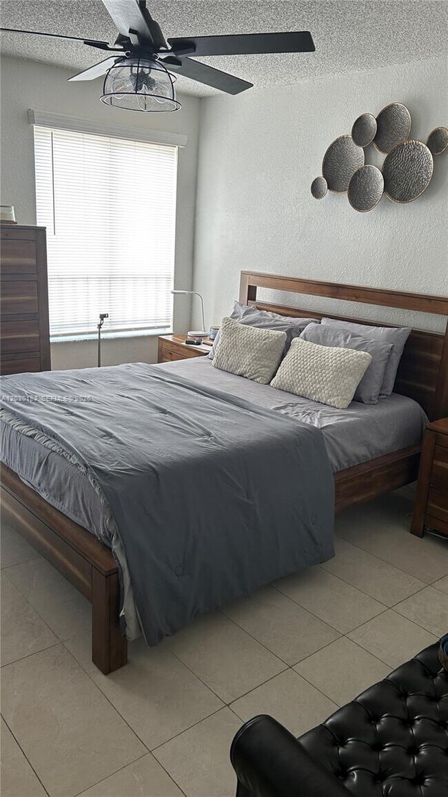Photo - 3330 Pinewalk Dr N Unidad 1623