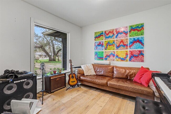 Photo - 5803 Shoal Creek Blvd