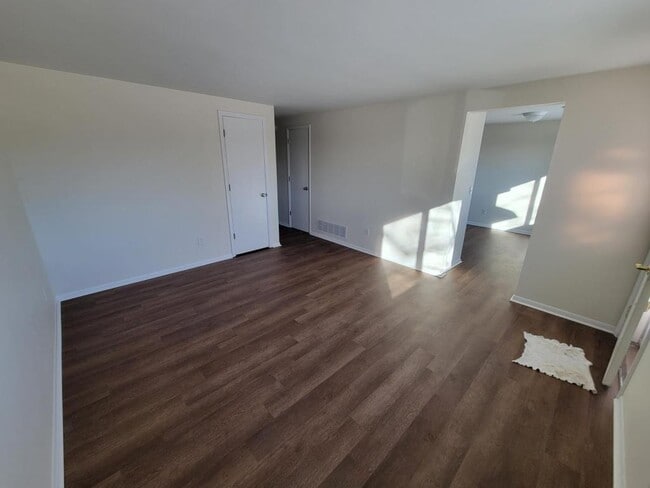 Photo - 4922 S Harrison St