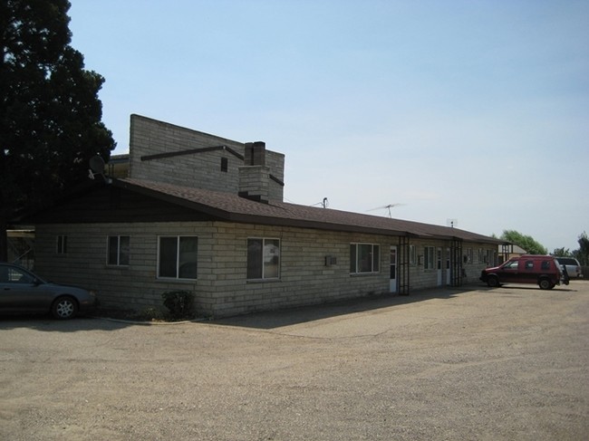 Photo - Lakeview Apartments & Lakeview Water Company