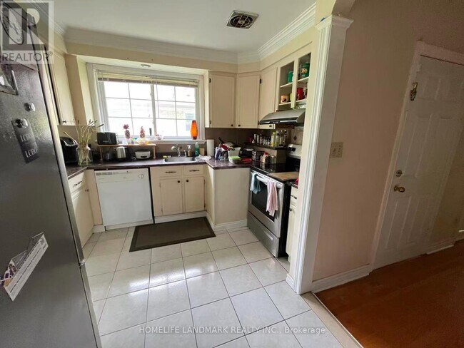 Photo - 3498 Orion Crescent