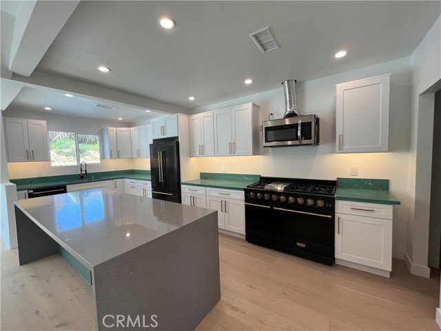 Photo - 18371 Lahey St