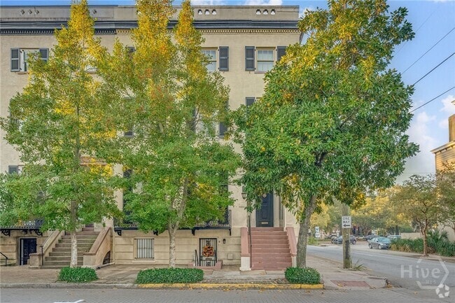 Building Photo - 25 W Perry St Rental