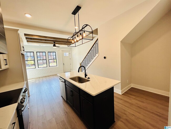 Photo - 1122 Windsor Sq