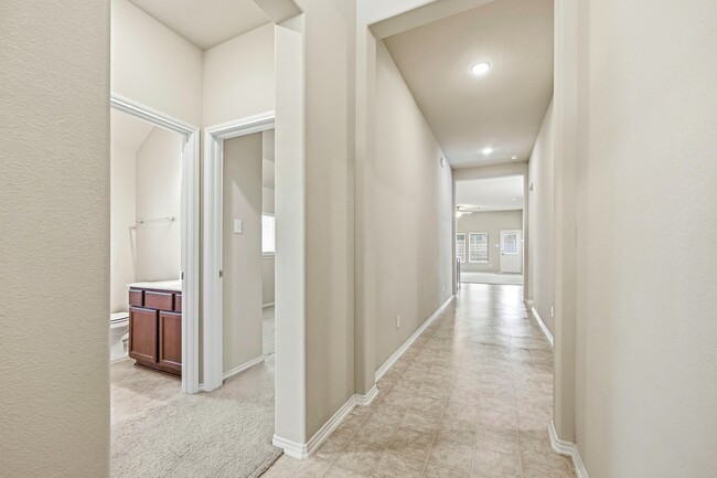 Photo - 7126 Whitlow Wonder Ln