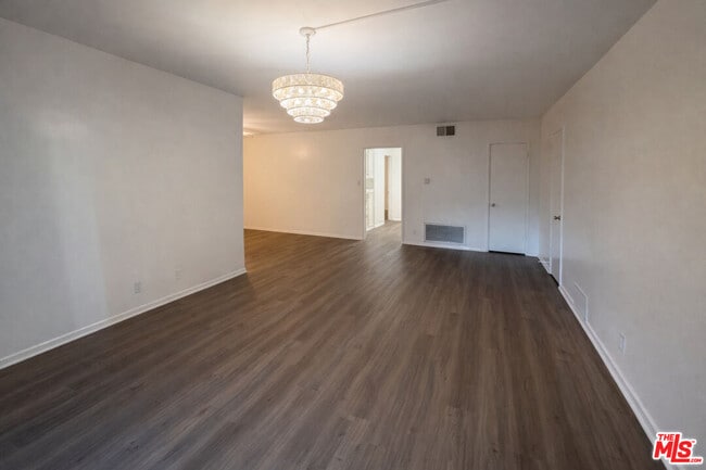 Photo - 447 S Palm Dr Unidad 3