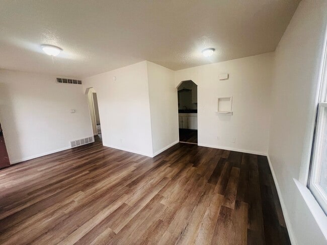 Photo - Beautifully Updated 4 Bedroom 1.5 Bathroom Home located Northeast Wichita, KS.