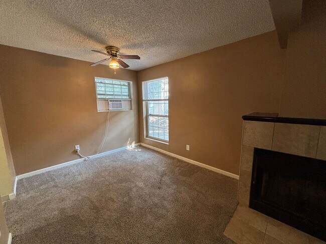 Photo - 1301 University Ave Unidad C104