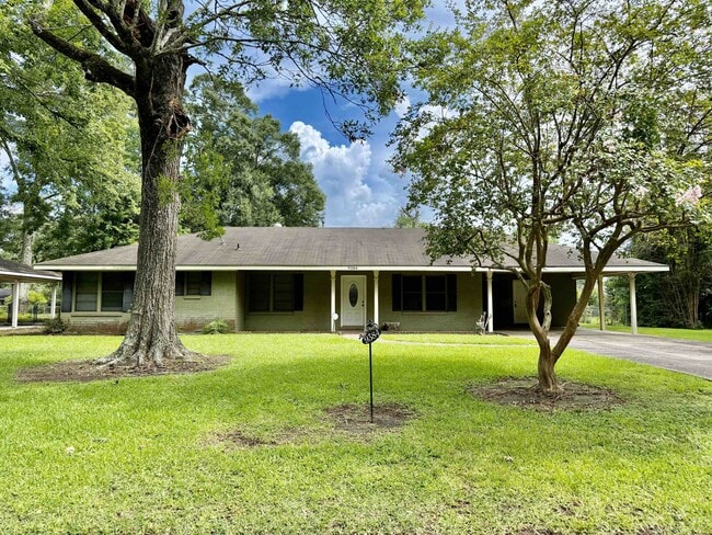Building Photo - 9384 S Riveroaks Dr