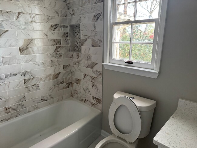 Photo - 865 Spalding Dr