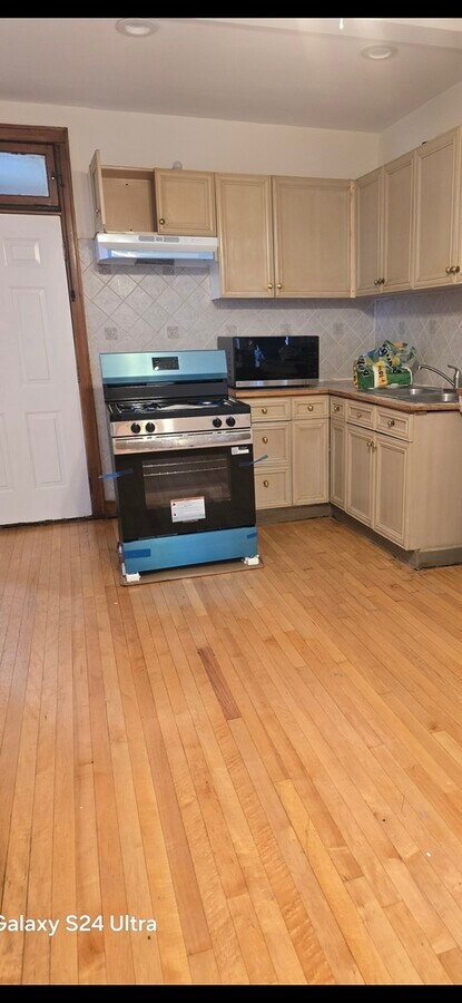 Photo - 5010 W Henderson St Unit 2