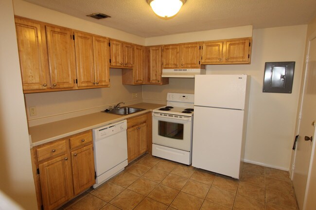 Photo - 997 Pleasant St