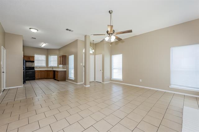 Photo - 521 Redbud Dr