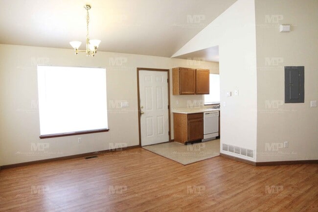 Photo - 518 S Howes St