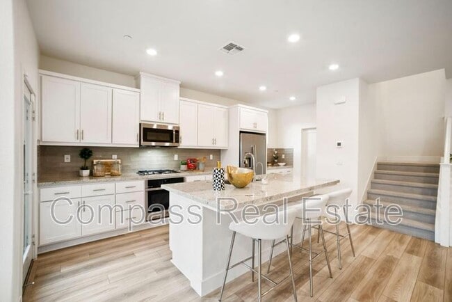 Photo - 5720 Greige Cir