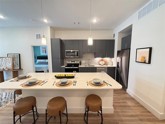 Photo - 641 W Crosstimbers St Apartamento Unidad 605