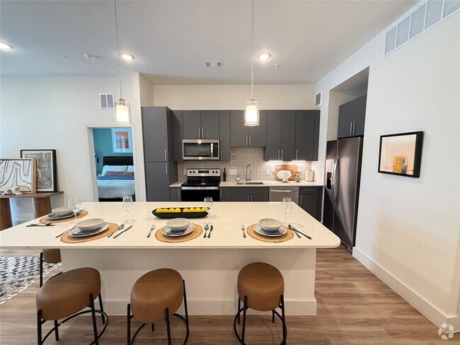 Building Photo - 641 W Crosstimbers St Unit 605 Rental