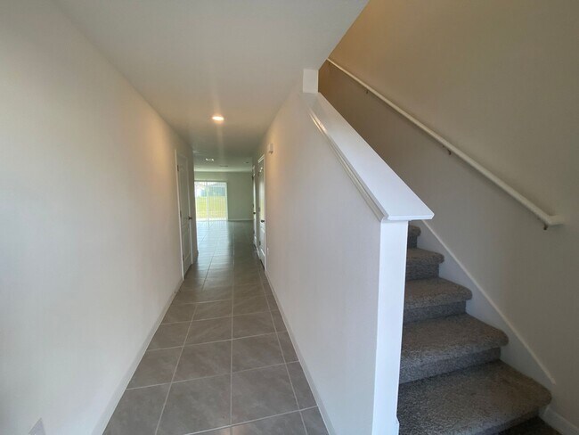 Photo - 3 Bedroom 2.5 Bath Townhouse in Harmony West for RENT!