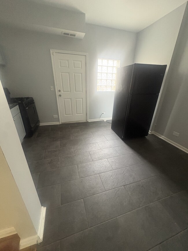 Photo - 1253 W 80th St Unit 2