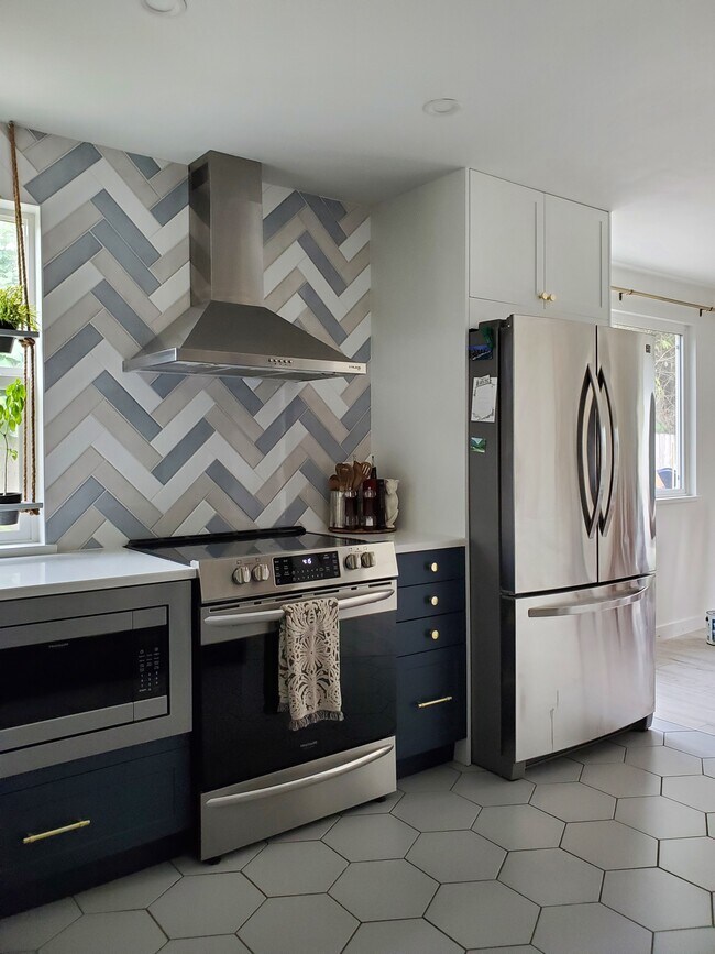 Photo - 2002 4th St SE