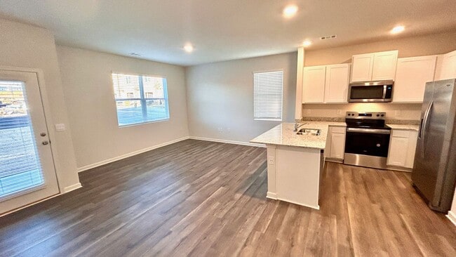 Photo - 1005 N 2nd Ave NW