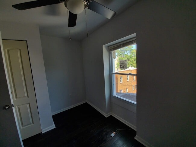 Building Photo - 751 S 22nd St Unit 3F