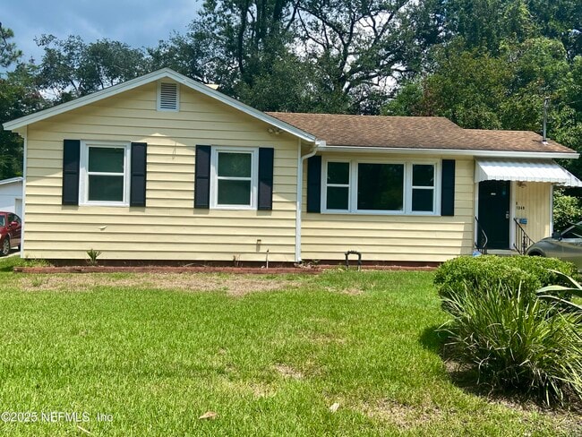 Building Photo - 1349 Menna St Rental