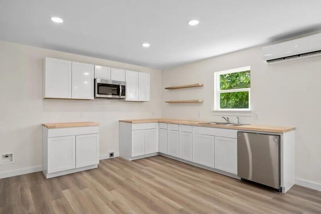 Photo - 424 Eloise Dr