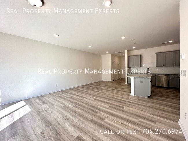 Photo - 2789 Yeager Dr NW