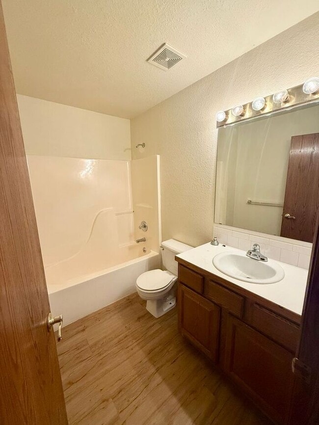 Photo - Beautifully Maintained 2 Bed, 2 Bath Ranch Style Townhome with 2 Car Garage in East Loveland