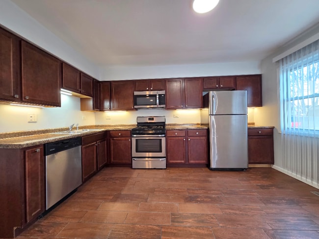 Photo - 331 Lawn Terrace