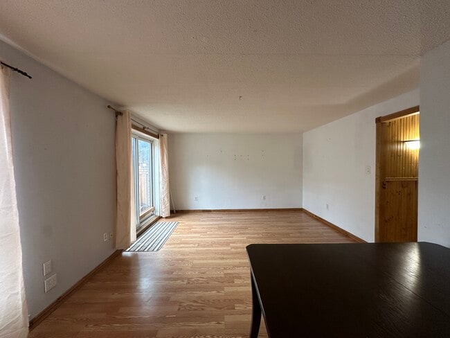 Photo - 43 Taunton Rd E Unit 39