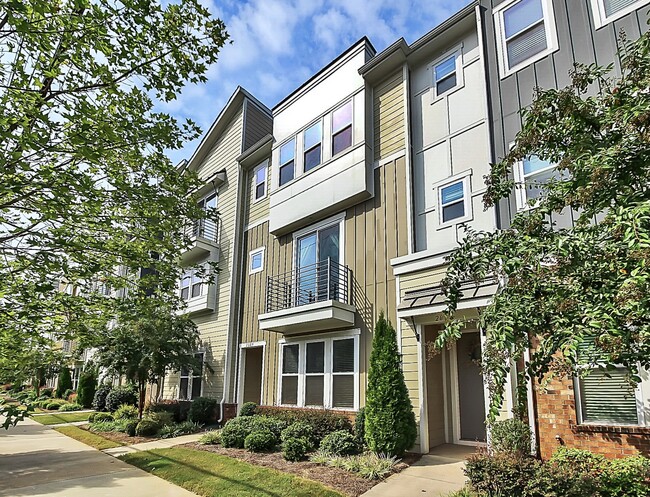 Building Photo - 2609 Statesville Ave