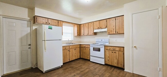 Photo - 121 Masterpiece Rd