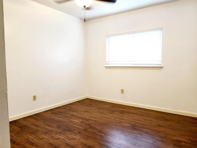 Photo - 2711 S Brompton Dr