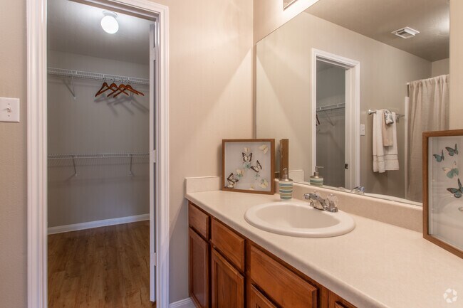 3 BR, 2 BA - 1146 SF - Greenhouse Villas