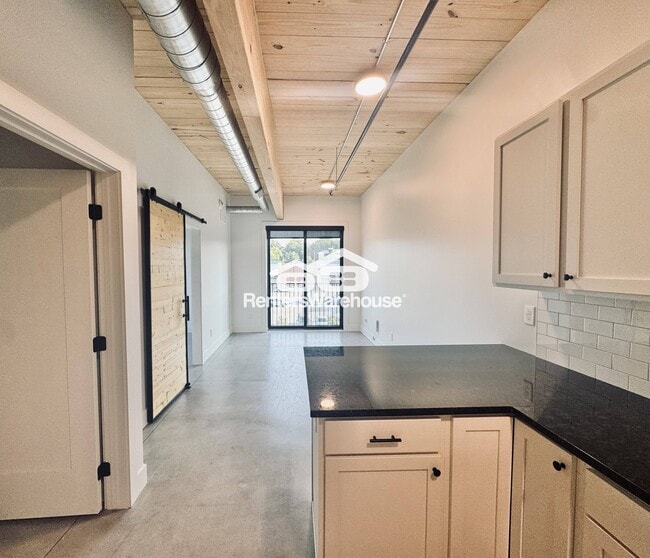 Photo - 2701 Ingersoll Ave