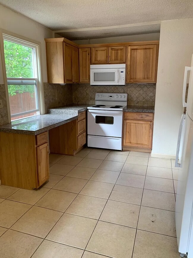 Photo - 9660 N Central St