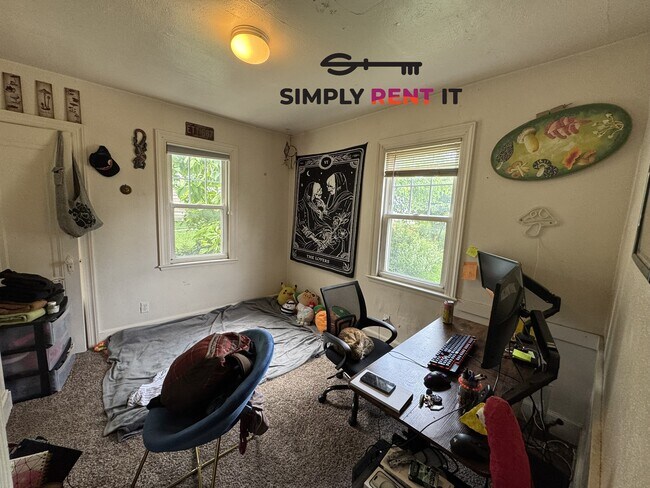 Photo - 4 Bedroom House Near Campus